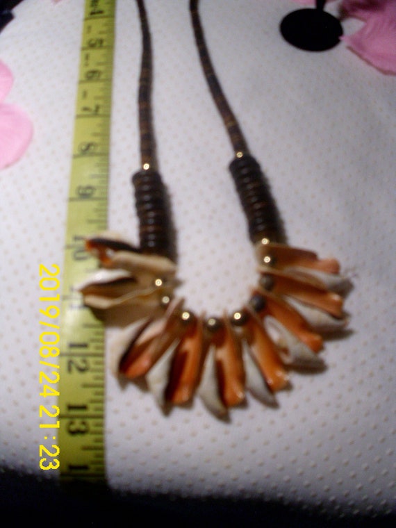 Vintage 13 Inch Wooden Sea Shell Necklace With Bea
