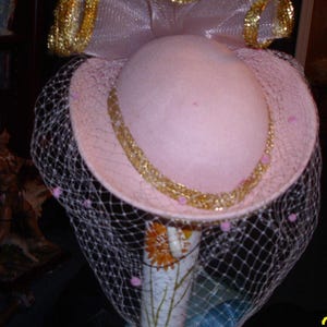 Vintage Pink Wool Hat: Gold Trim Church Fascinator image 4