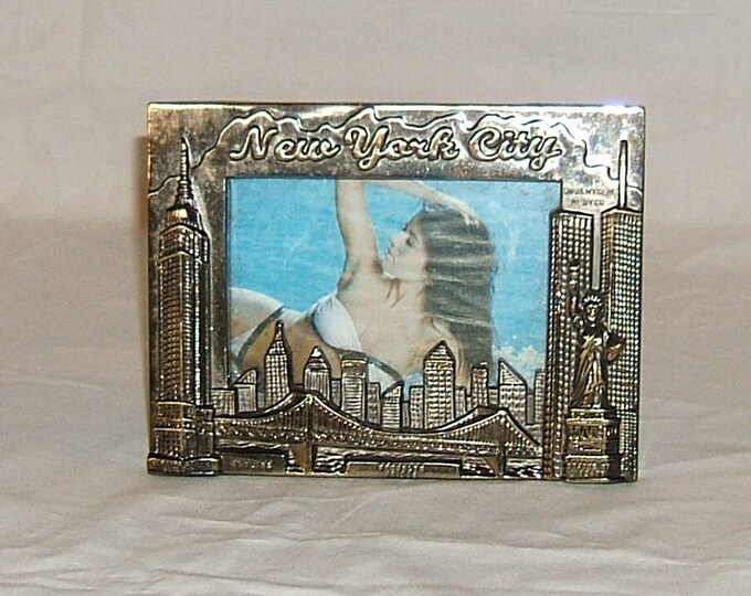 New York City 3D Picture Frame Twin Tower Brooklyn Bridge Statue of