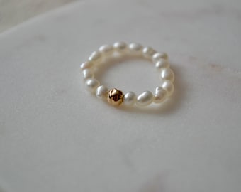 Gold Filled Pearl Ring, Dainty Pearl Ring, Freshwater Pearl Stretch Ring, Gift for Her, Birthday Gift for Her, Stretch Jewelry, Stretch Ring