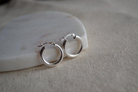 Buy 925 Silver Cupped Stud Earrings, Sterling Silver Round Stud Earrings, Silver  Everyday Stud Earrings, Concave Studs, Circle, Hammered Silver Online in  India - Etsy