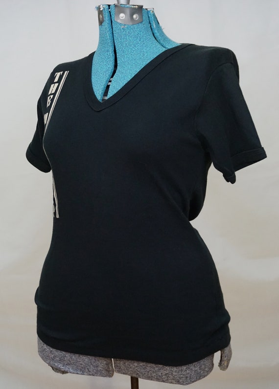 Vintage women's v neck black t shirt - image 4