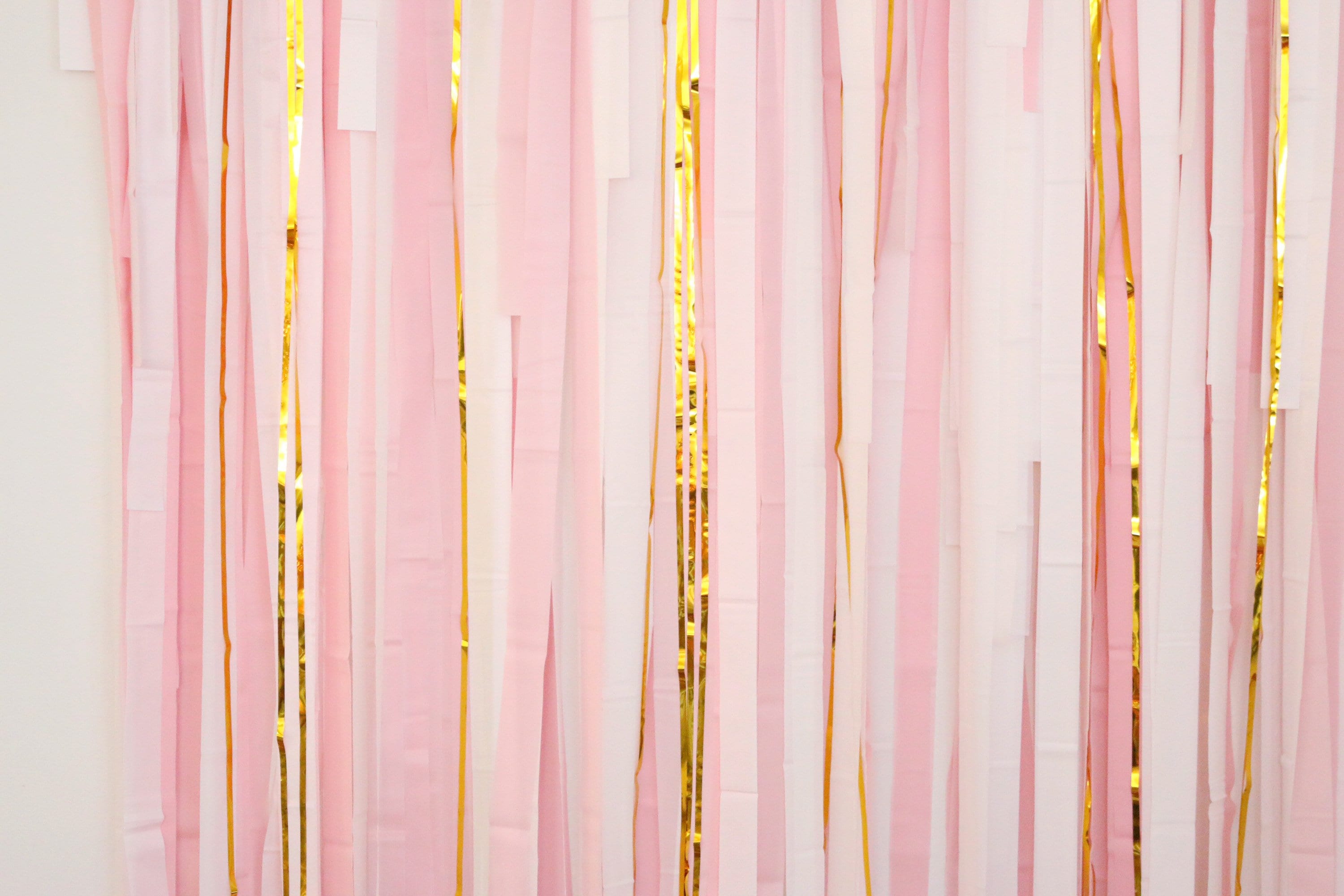 Streamer Backdrop, Fringe Backdrop, Pink and Gold Decorations, Birthday  Party, Princess, Baby Shower, First Birthday, Dessert Table, Photo 