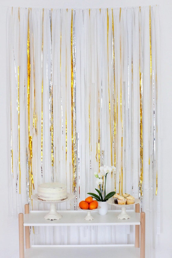 Gold Metallic Party Streamers Backdrop, Gold Birthday Backdrop, Gold and  White Party Decor, Birthday Party Decor, Gold Party Decorations -   Denmark