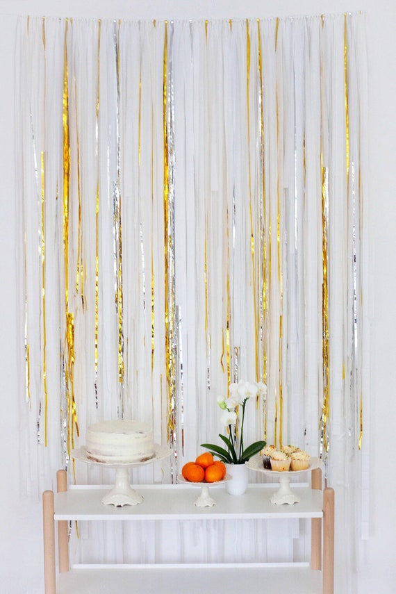 New Years Eve Mix - Black, White, Gold Streamers (1 x 30')