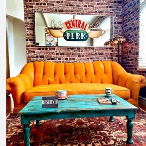 Programa de TV Reserved Sign Coffee House