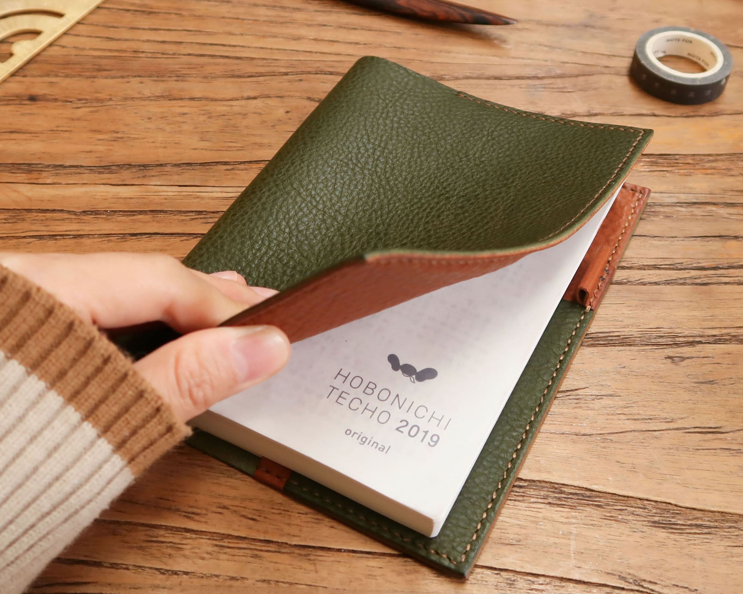 Natural Hobonichi Weeks Leather Cover with Interlocking Pen Loops – Eternal  Leather Goods