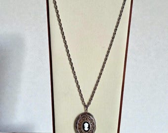 Vintage Cameo Locket Necklace – Ornate Silver-Tone Filigree