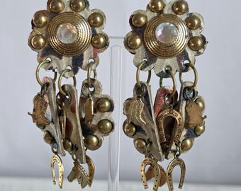 Western Leather Vintage Clip-On Earrings – Detailed Gold-Tone Charms