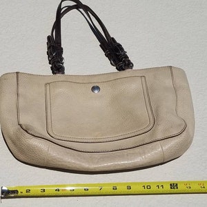 COACH Purse Chelsea Handbag, Coach Purse, Coach Shoulder Bag, Beige Leather Purse, Coach Hobo Bag, Beige Coach Purse, Leather Purse, Big Bag
