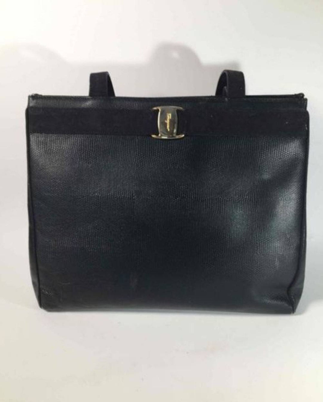 【FERRAGAMO】VARA SHOULDER BAG Ferragamo Vara Shoulder Bag | Black | FARFETCH