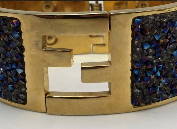 Fendi Gold-tone Letter Logo Chain Bracelet – Queen Bee of Beverly Hills