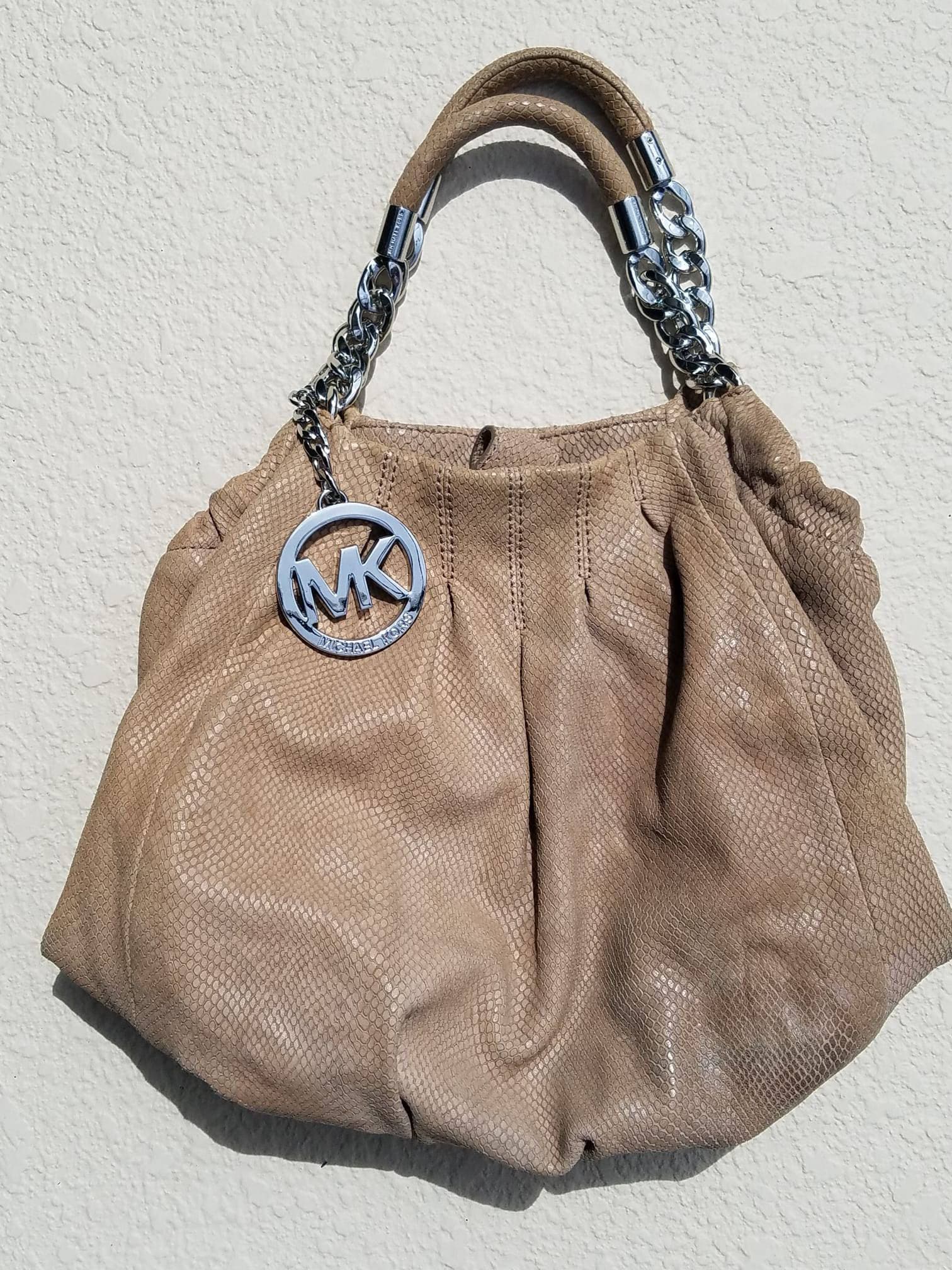 MICHAEL Michael Kors Charlotte Large Zip Tote Review - Live & Work