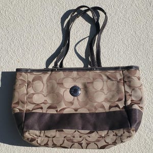 Bolso de viaje Coach Signature, marrón Coach, bolso de hombro Coach, bolso de piel beige, bolso hobo Coach, bolso marrón Coach, bolso de piel y tela