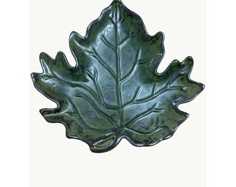 Vintage Ceramic Dark Green Maple Leaf Dessert Plate Unmarked 8 inches across