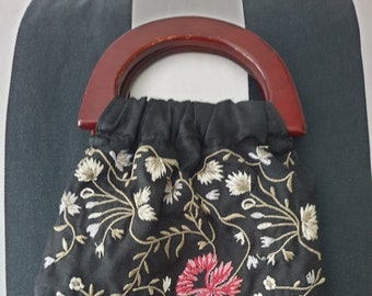Gorgeous 90s Boho Esprit Embroidered Bag  Boho Bag Festival Purse Silk? bag polyester lining  Black floral small bag Wooden handles