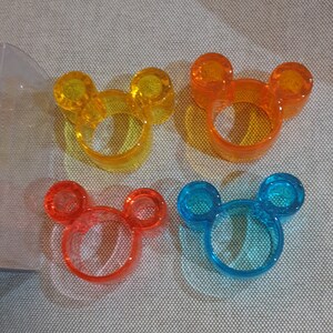 Preciosos servilleteros acrílicos de Mickey Mouse de Disney, juego de 4 servilleteros de color rojo, azul, naranja y amarillo, servilleteros de Disney, juego de 4 en caja original