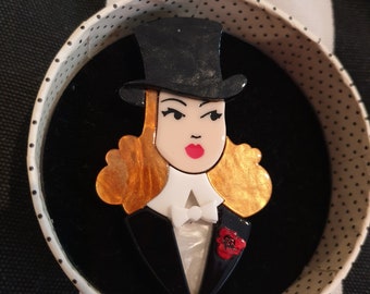 Hermoso broche Erstwilder Broche de resina Rare Lady Astaire Broche Hollywood Glamour collection 2019 Ginger Rogers broche Acrílico Erstwilder