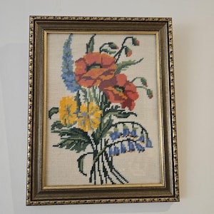 Precioso ramo de amapolas y flores de punto de cruz enmarcado vintage con marco de madera dorado y cristal, arte de pared con flores para punto de cruz de 27 x 34 cm