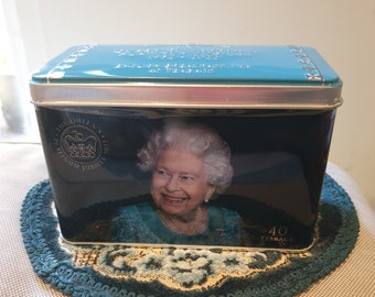 Gorgeous Tea Tin Queen tin Lovely Jubilee tin Queen Elizabeth II Platinum Jubilee 2022 40 English breakfast Teabags Souvenir Memorabilia tin