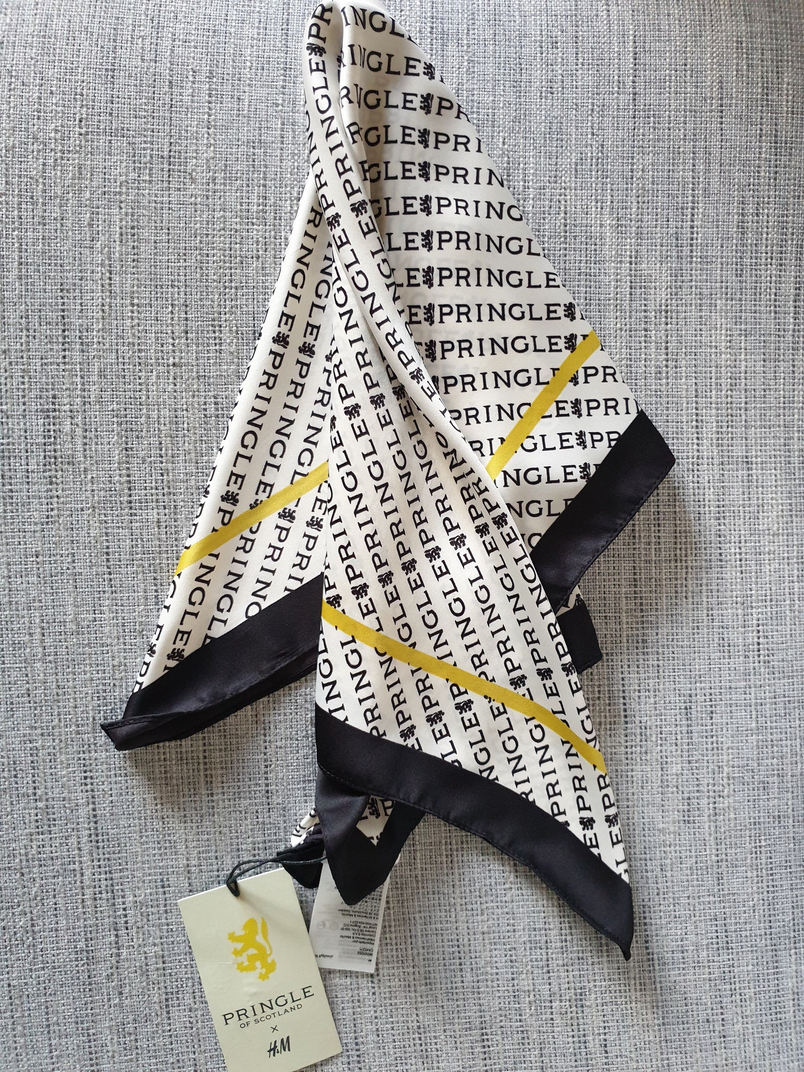 command strip outdoor brick