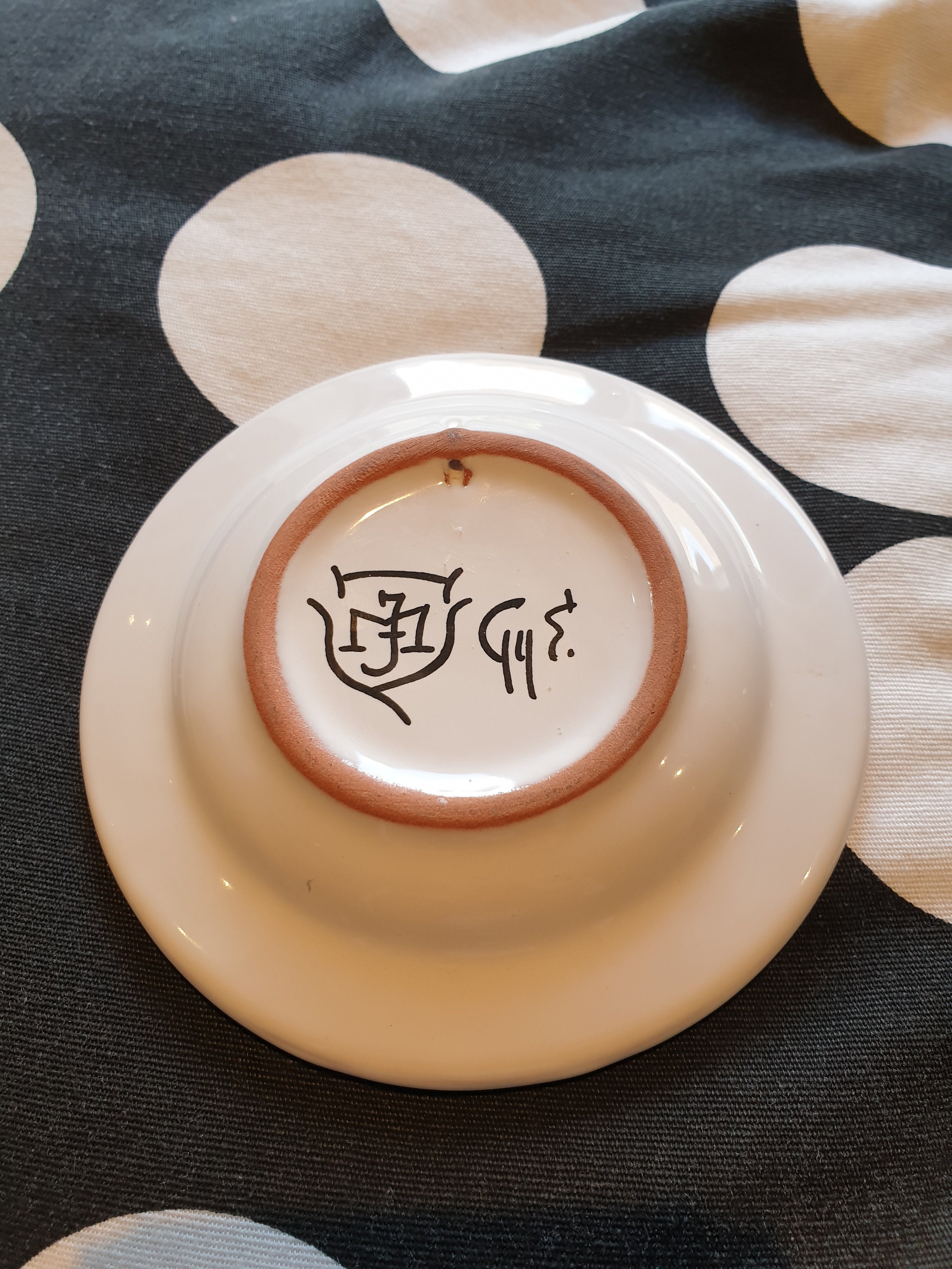 ヴィンテージ ハンドペイント ハンガリー花柄皿：粘土製リング皿（10.5