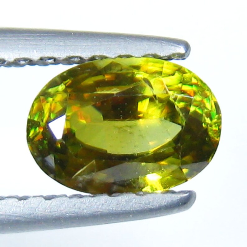 Sparkling Natural Greenish Yellow Diamond Lusters Natural Sphene 0.83Ct