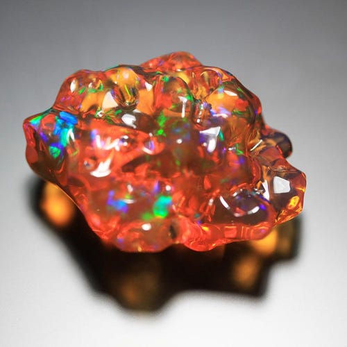 12.57カラット/素晴らしい/血のように赤い色/ファイアーオパールフリー