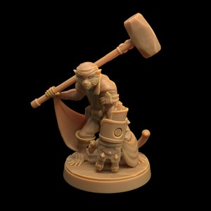 Space Primate Artificer with Hammer