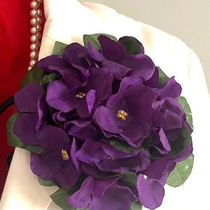 African Violet Corsage// DST African Violet Flower Pin//Purple Flower Corsage//Delta Sigma Theta African Violet Cluster Corsage