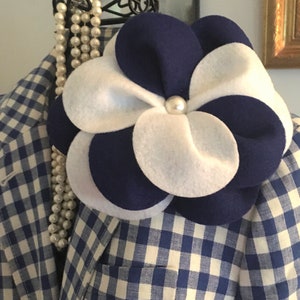 Blue and White Flower Brooch// ZETA Flower Felt Corsage/Zeta pin