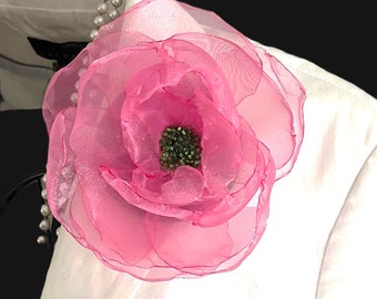AKA Flower Brooch//Alpha Kappa Alpha Corsage//Pink and Green Corsage//Pink and Green Flower Pin//Organza Flower Brooch//Pink & Pearl Pin