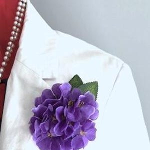 African Violet Pin//African Violet Corsage// DST African Violet Flower Pin//Purple Flower Corsage//Purple Cluster Pin//Delta Sigma Theta Pin