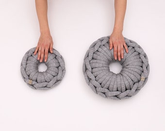 Chunky Knit Round Pillow, Vegan Acrylic Home Decor