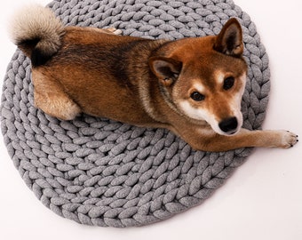 Chunky Knit Round Rug, Vegan Acrylic, Housewarming Gift