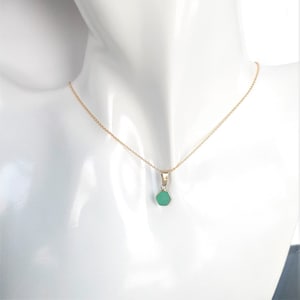 Collar con colgante de ónix hexagonal verde manzana, regalo para ella, regalo de Navidad, regalo de cumpleaños, collar de piedras preciosas