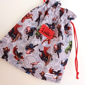 Sac imperméable pour enfant, sac Marvel, sac de bain, sac de sport, sac d'école, sac pour chambre d'enfant, pochette personnalisable à cordon en coton, sac cadeau super héros