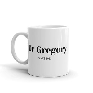 Cursivo personalizado De Escritura PhinisheD Taza / Phd Graduado Taza de Regalo / Impresión Minimalista / Doctorado Taza de Regalo