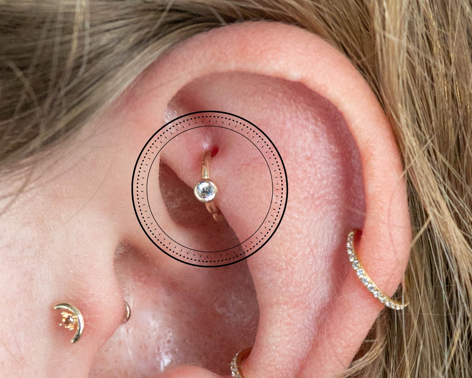 White gold shop rook earring