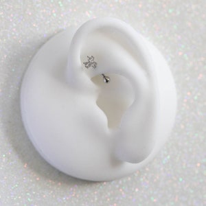 Clover Rook Barbell Earring, 16 Gauge, Rook Piercing, Cartilage Piercing, Rook Earring, Body Jewellery, Curved Barbell, Eyebrow Piercing image 3