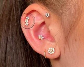 Dainty Flower Helix Piercing, Helix Stud, Floral Trio, Tragus Earring, Cartilage Earring, Lobe Piercing, Conch Stud, Helix Jewelry
