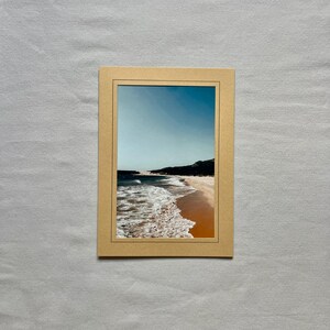 Strandparadijs: zomervakantie, kustlijn, reisfotografie, blanco wenskaart voor elke gelegenheid