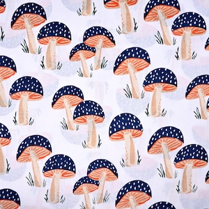 Stof met paddenstoelenprint: met de hand bedrukte katoenen schimmelstof