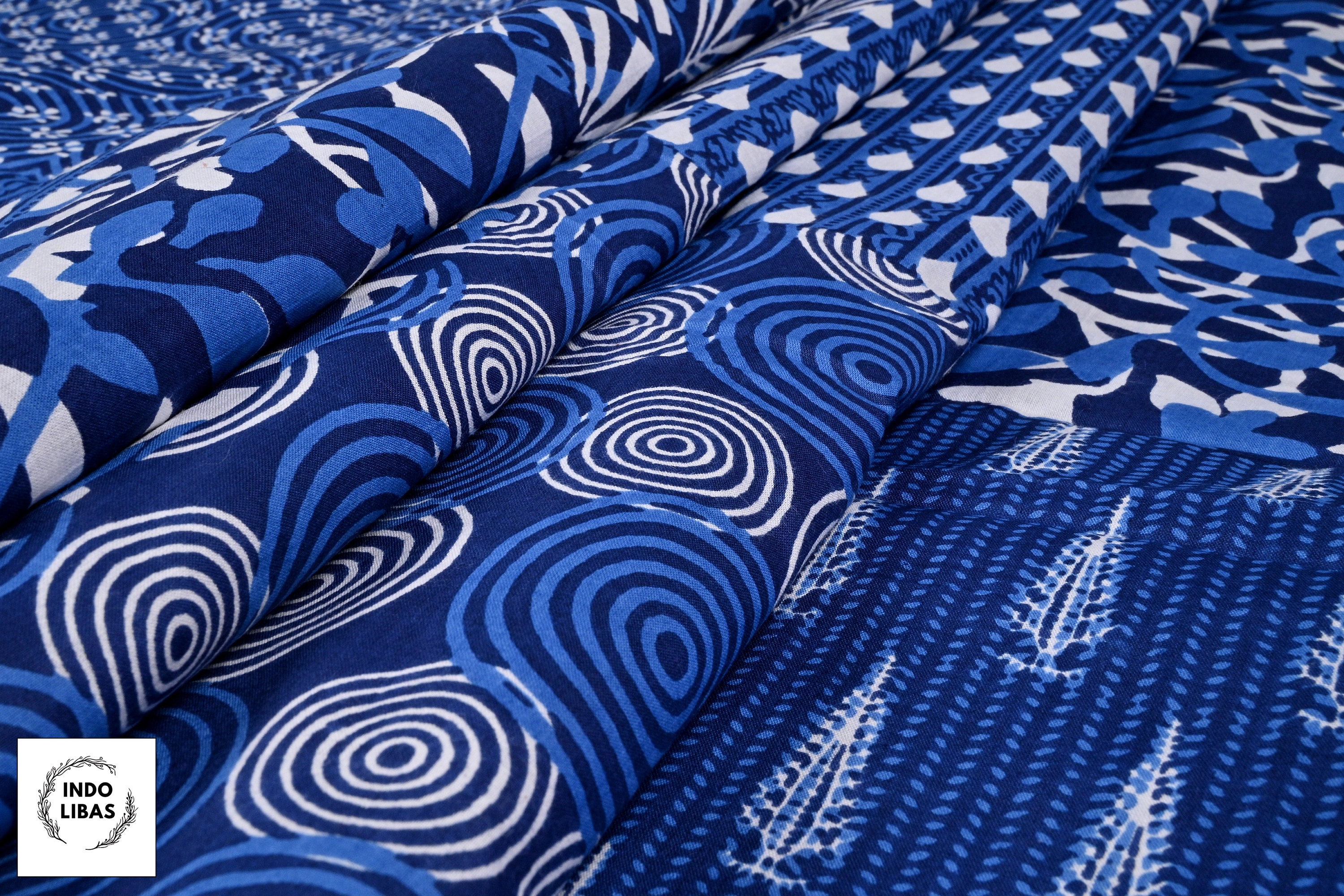 インドのブロックプリントコットン生地：青い花柄キルティング素材
