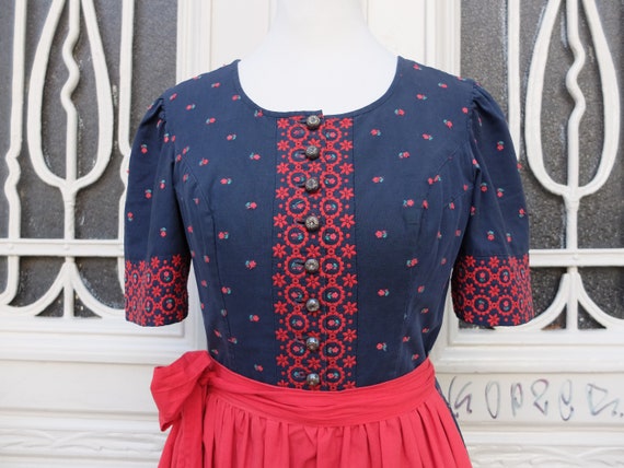 Dirndl with apron, vintage dirndl, black red, size