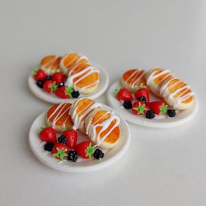 Miniature pancakes with fruit. Pancakes for doll, made of polymer clay. Food for Doll.