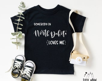 My Grandma in South Dakota Loves Me Toddler//Kids Short Sleeve T-Shirt