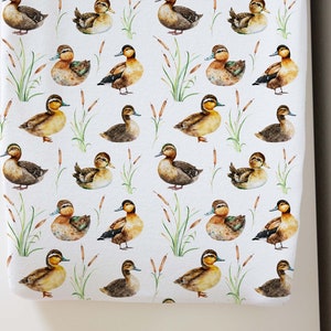 Ducks Baby Changing Pad Cover, Duck nursery decor, Duck baby boy, New baby gift, Diaper changing cover, Hunting nursery, Waterfowl - LiD