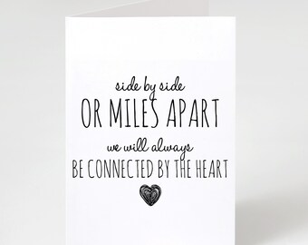 Juntos o a kilómetros de distancia / Tarjeta de felicitación plegable mate de 5x7 pulgadas / Amor a distancia para ella