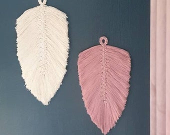 Feuilles de macramé/Feuille Tenture murale/ Technique de teinture par trempage/Art mural/Cadeau unique de feuille de plume/Décor fait main/